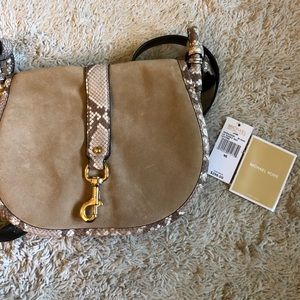 michael kors purse!!